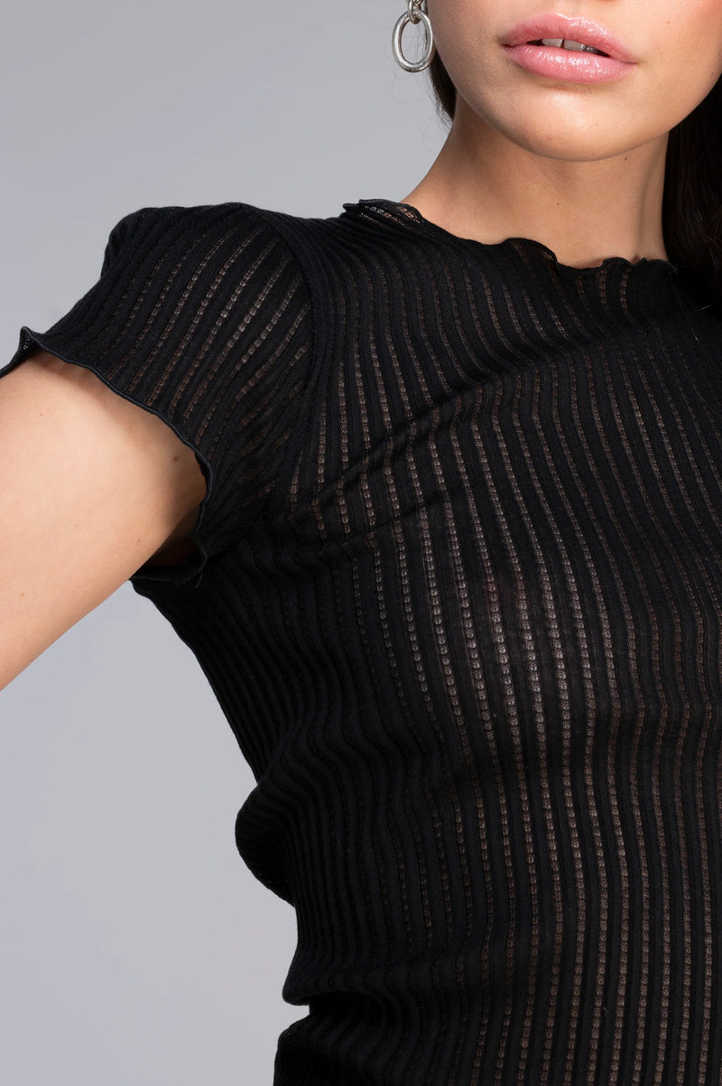 Short sleeves top in ajouré