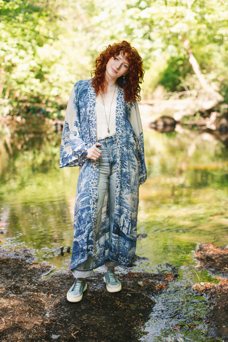 Let the Light in Opera Duster Kimono Robe w/ Delft