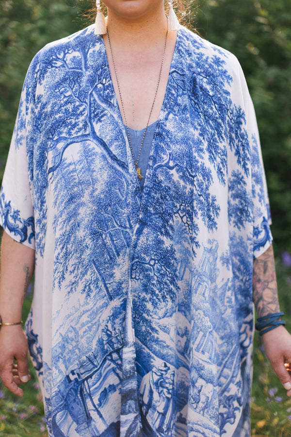 Let The Light In Goddess Duster