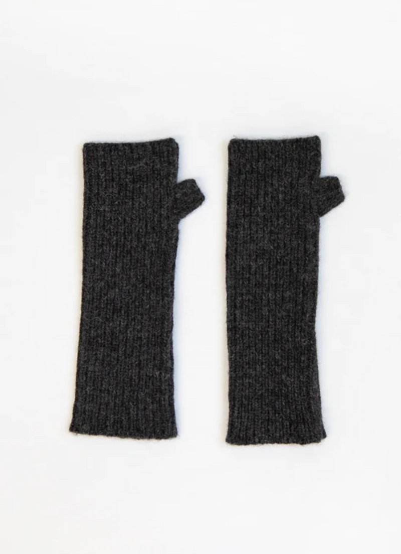 Suri Pujpu Gloves
