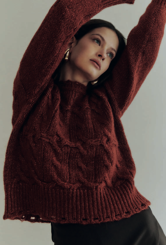 CALATO LUREX Distressed Cable Sweater