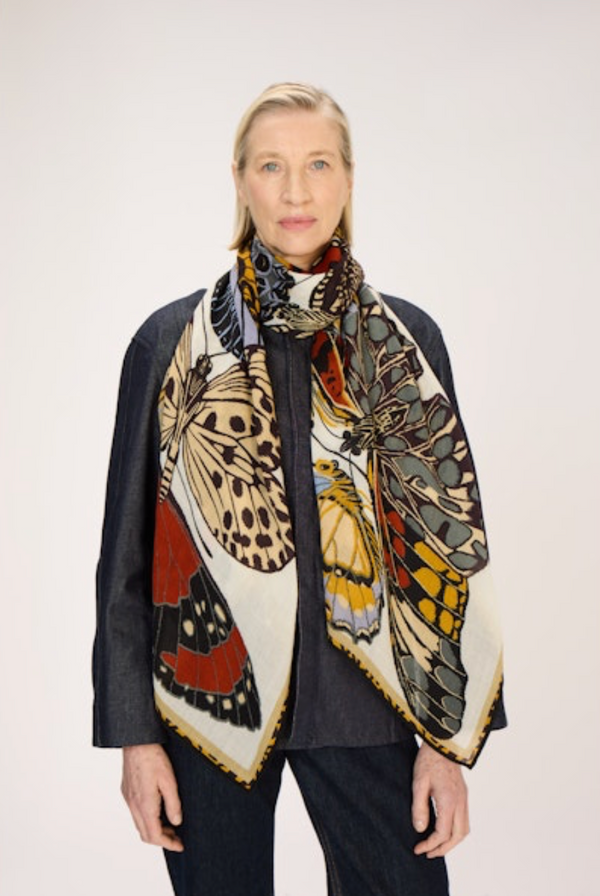 70 Papillons White Stole