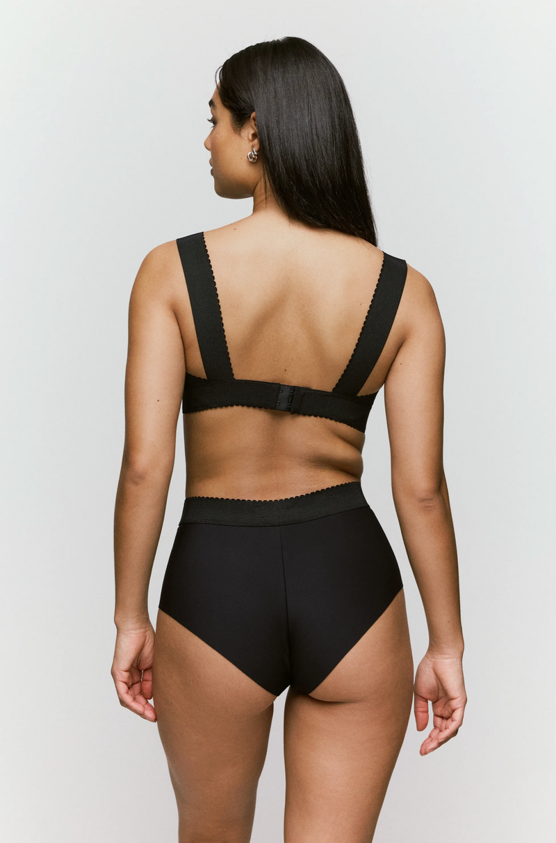 Eliza Briefs