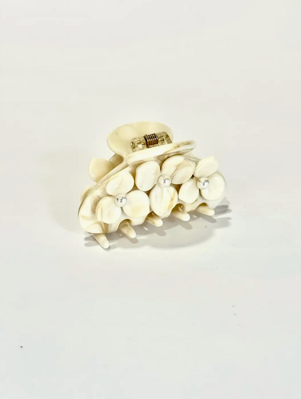 Carrie Acetate w/ Flowers & Pearls Jaw Clip