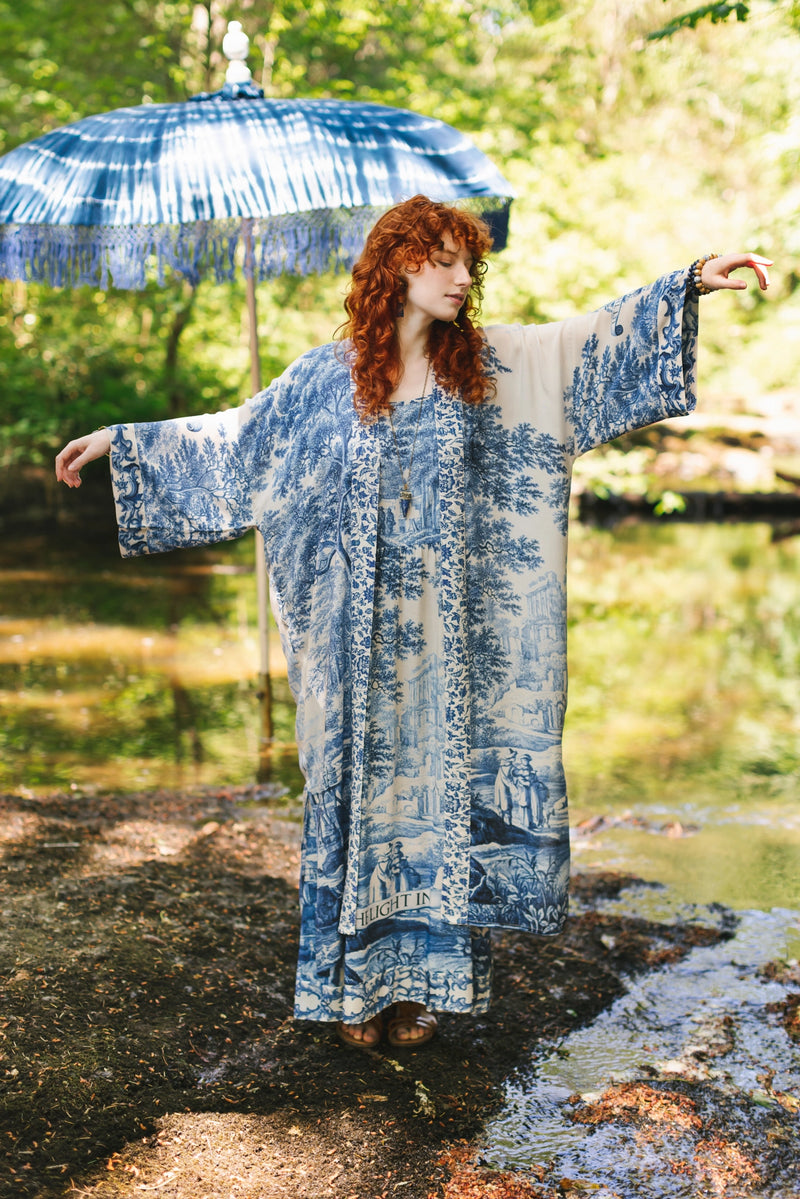 Let the Light in Opera Duster Kimono Robe w/ Delft