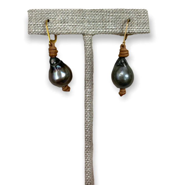 Earrings | Large Tahitian Pearl on Leather